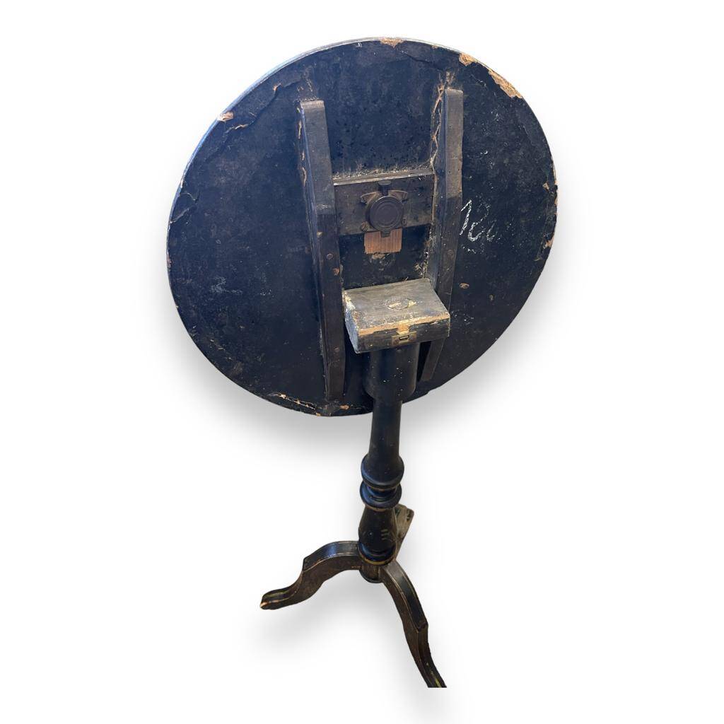 Napoleon III pedestal table