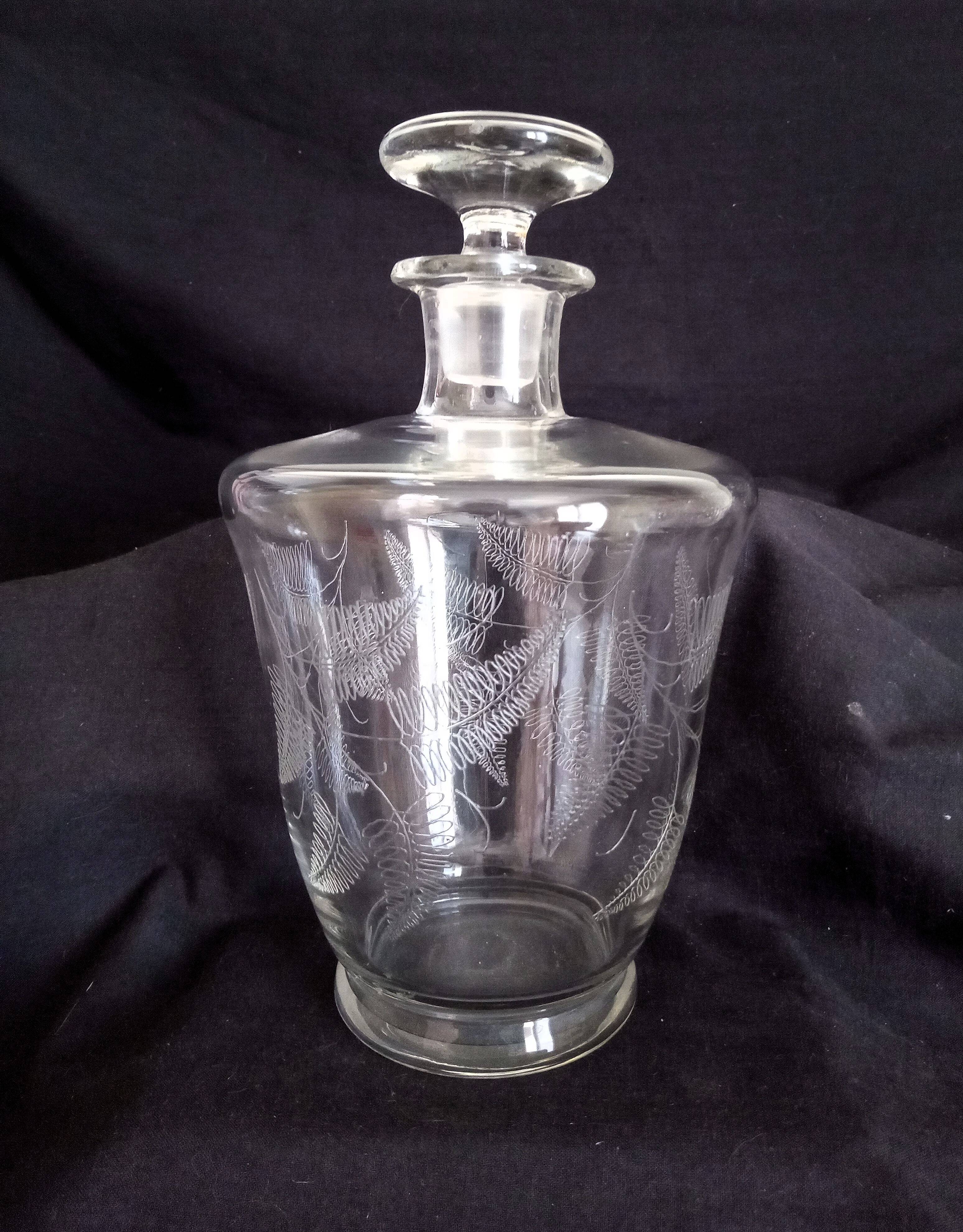 Fine crystal spirits decanter engraved with fern motifs