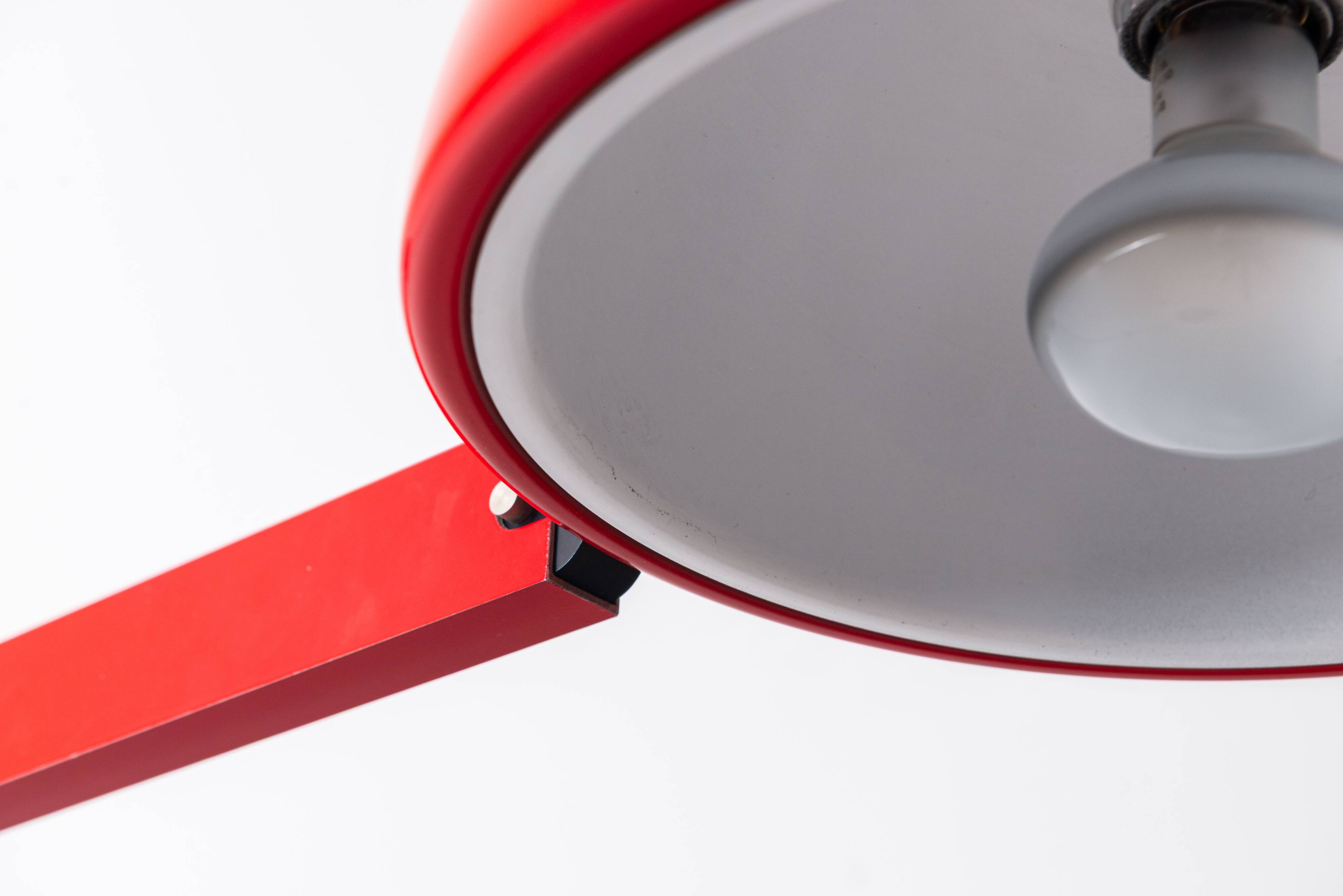 Lampe murale extensible post-moderne en métal rouge