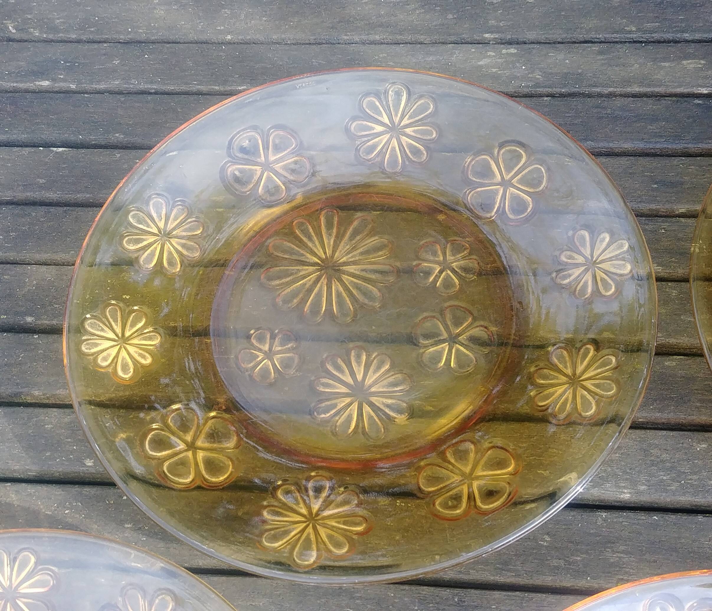Set of five flat plates - vintage amber glass from Veréco with flower decor - 60s/70s
