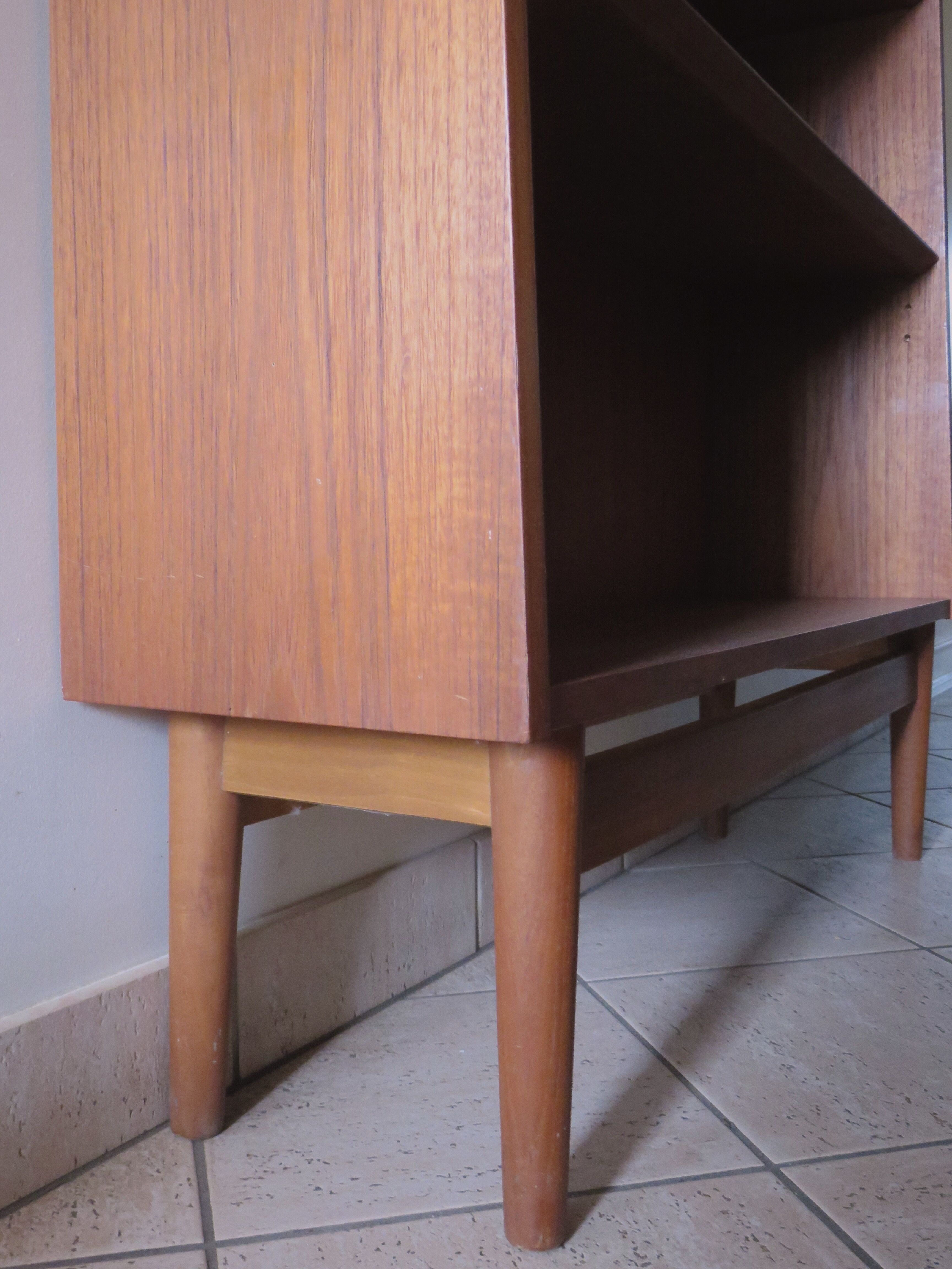Tapered teak profile bookcase by Johannes Sorth, Denmark 1960