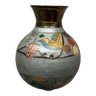 Vase boule en laiton émaillé ancien