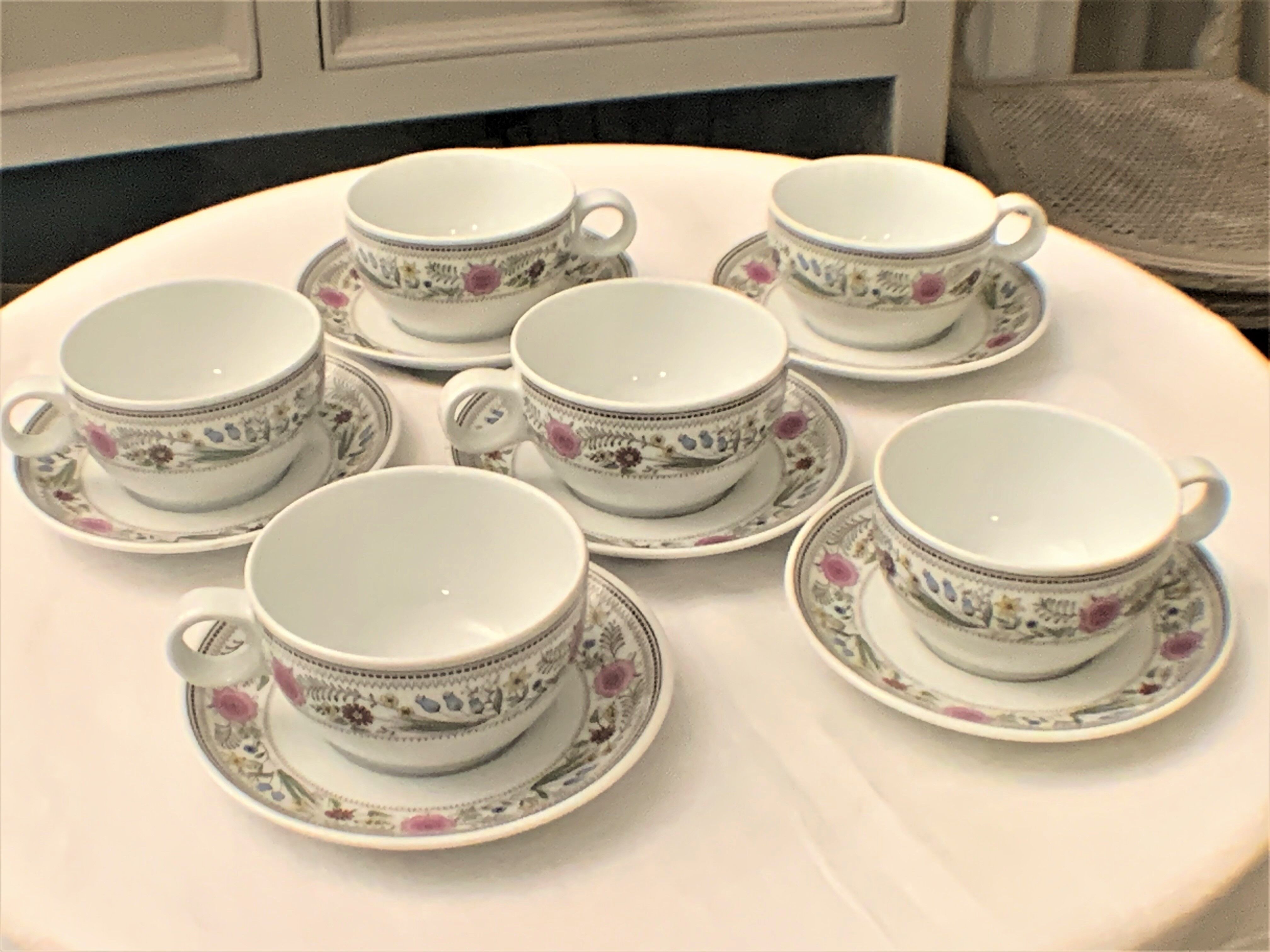 Tea set, six cups and six saucers