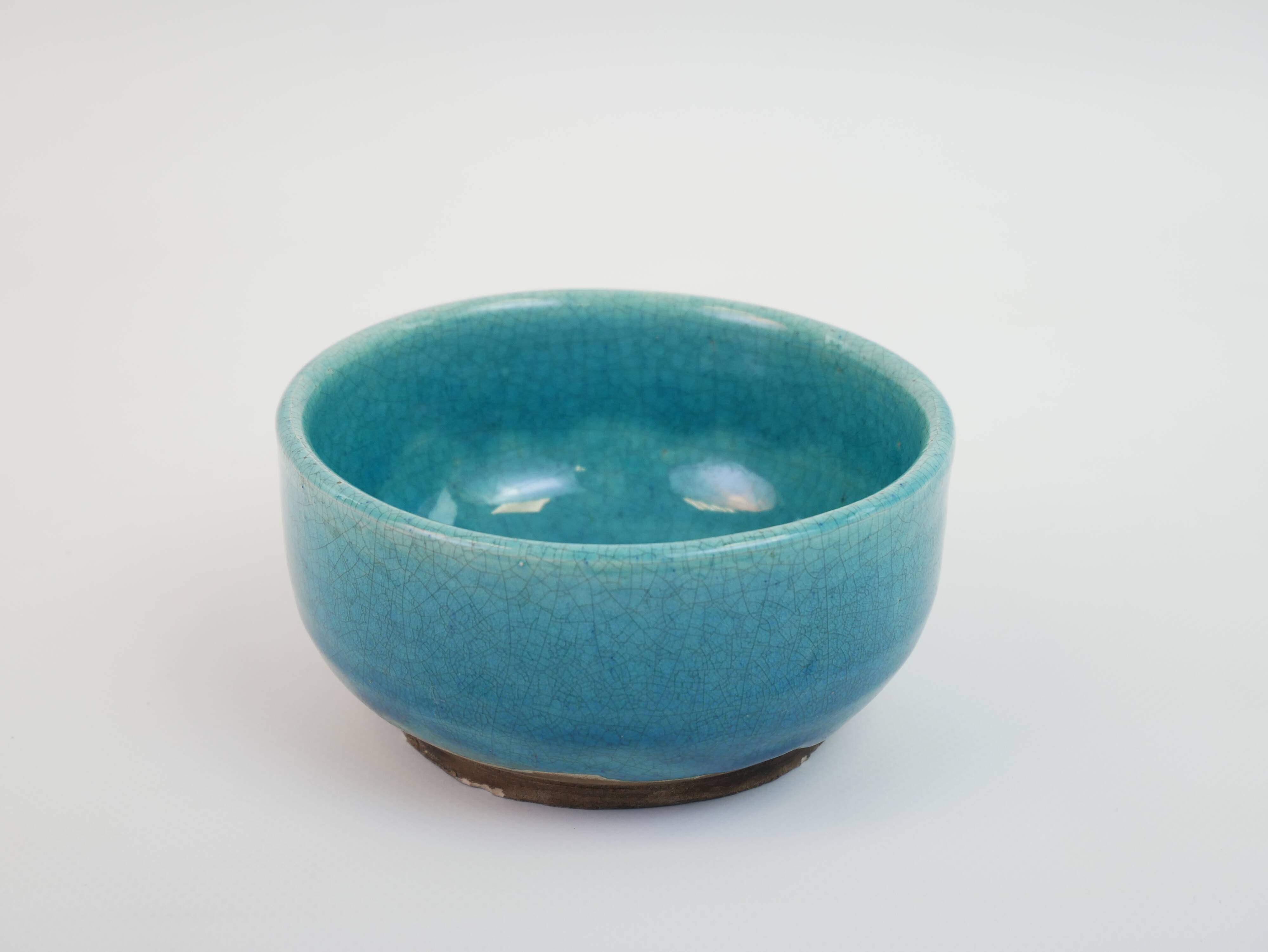 bol en céramique bleu à email craquelé