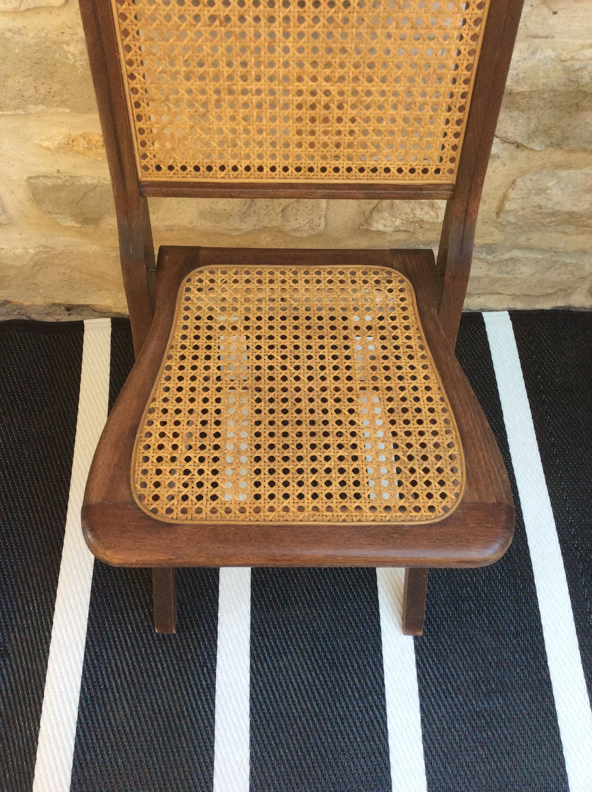 Folding chair canned