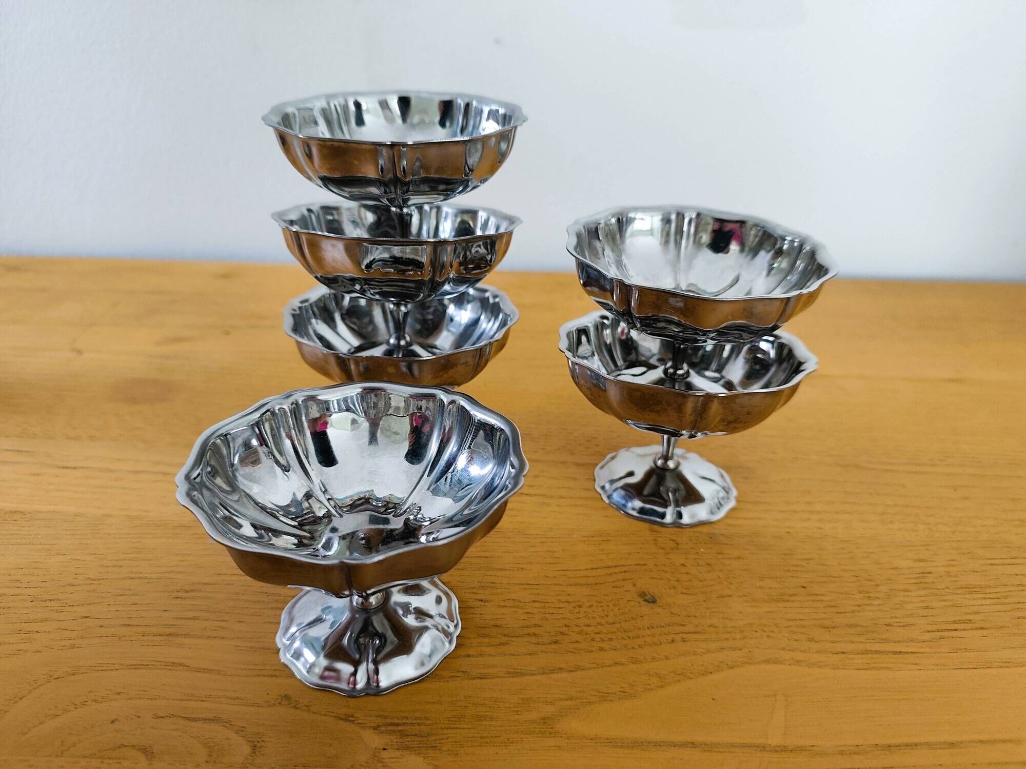 Vintage stainless steel ice cream bowls in a set of 6.
