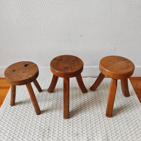 3 tabourets tripodes en bois