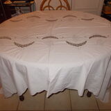 Vintage embroidered tablecloth 250 x 170 and 12 towels