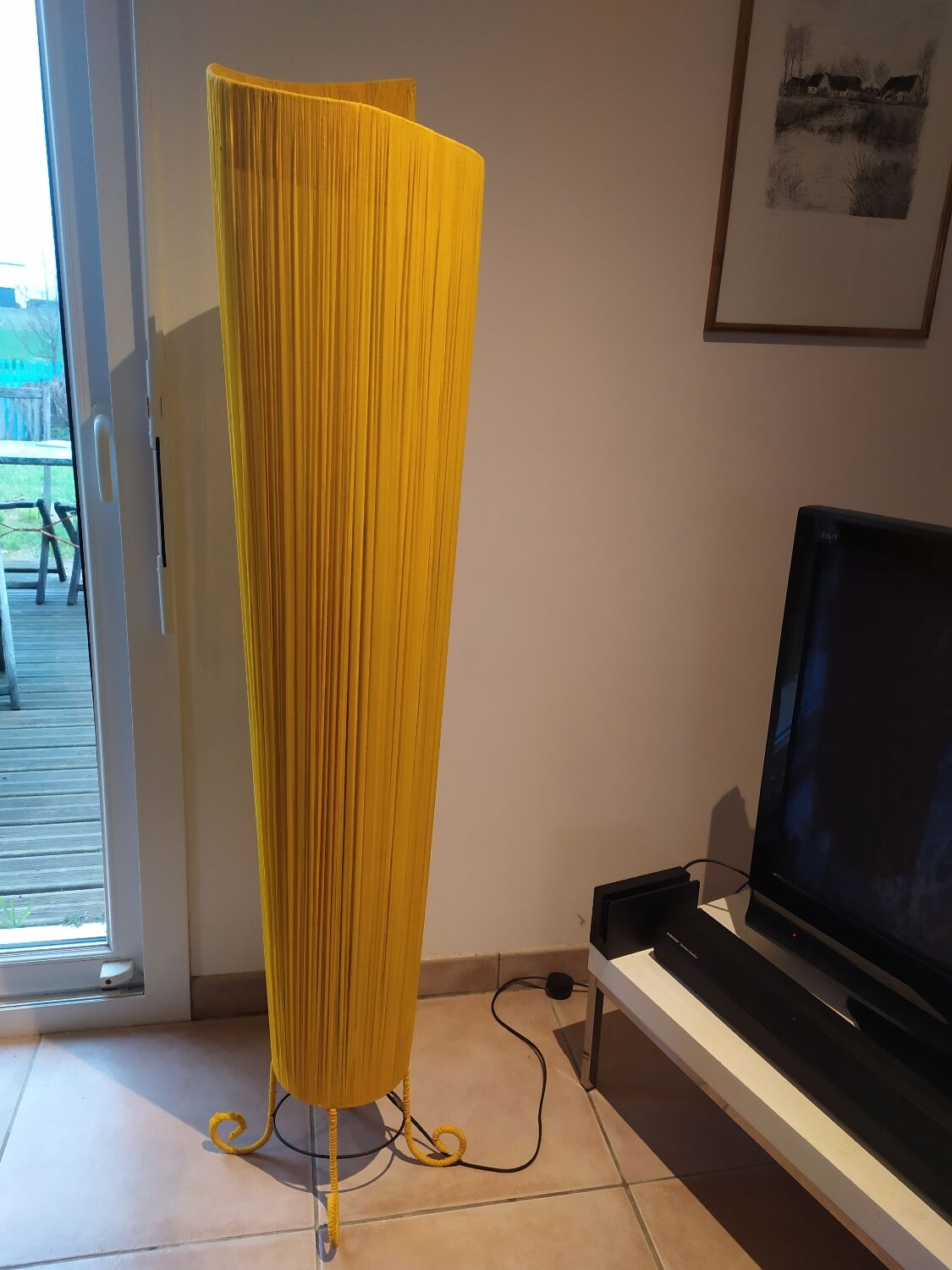Lampadaire jaune