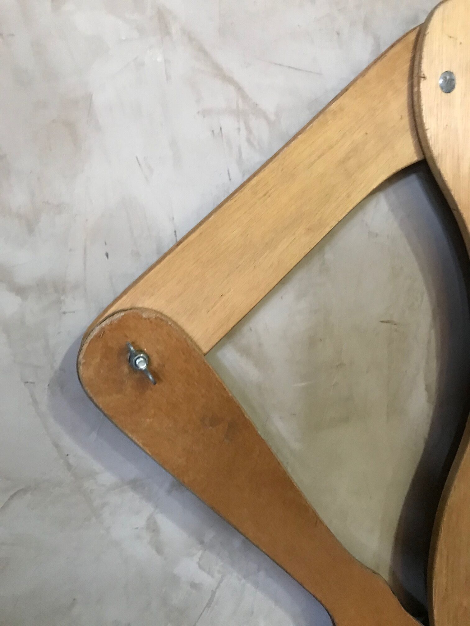 Articulated wooden mannequin