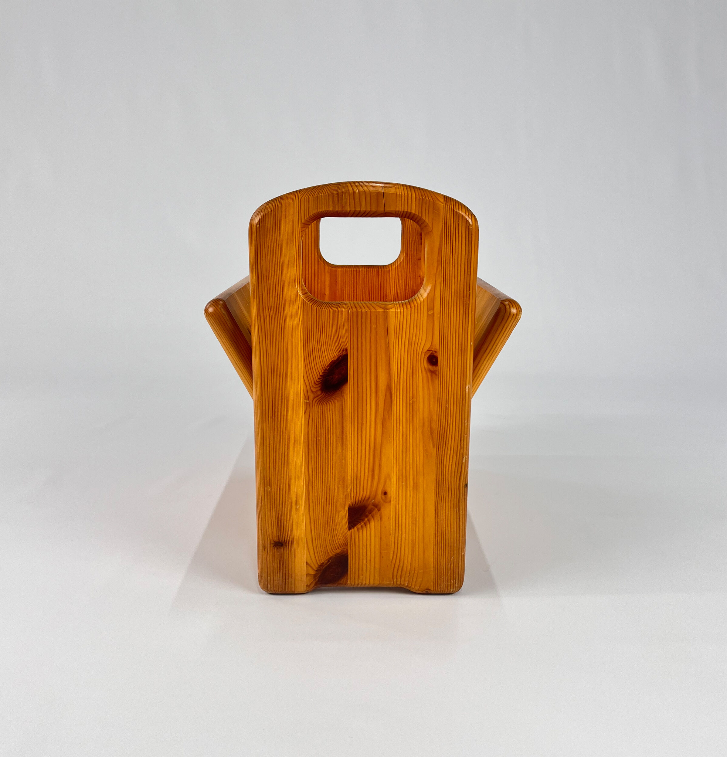 Mid century pinewood magazine holder, 1970