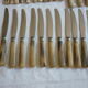 22 couteaux et 3 couverts service bakelite manufrance