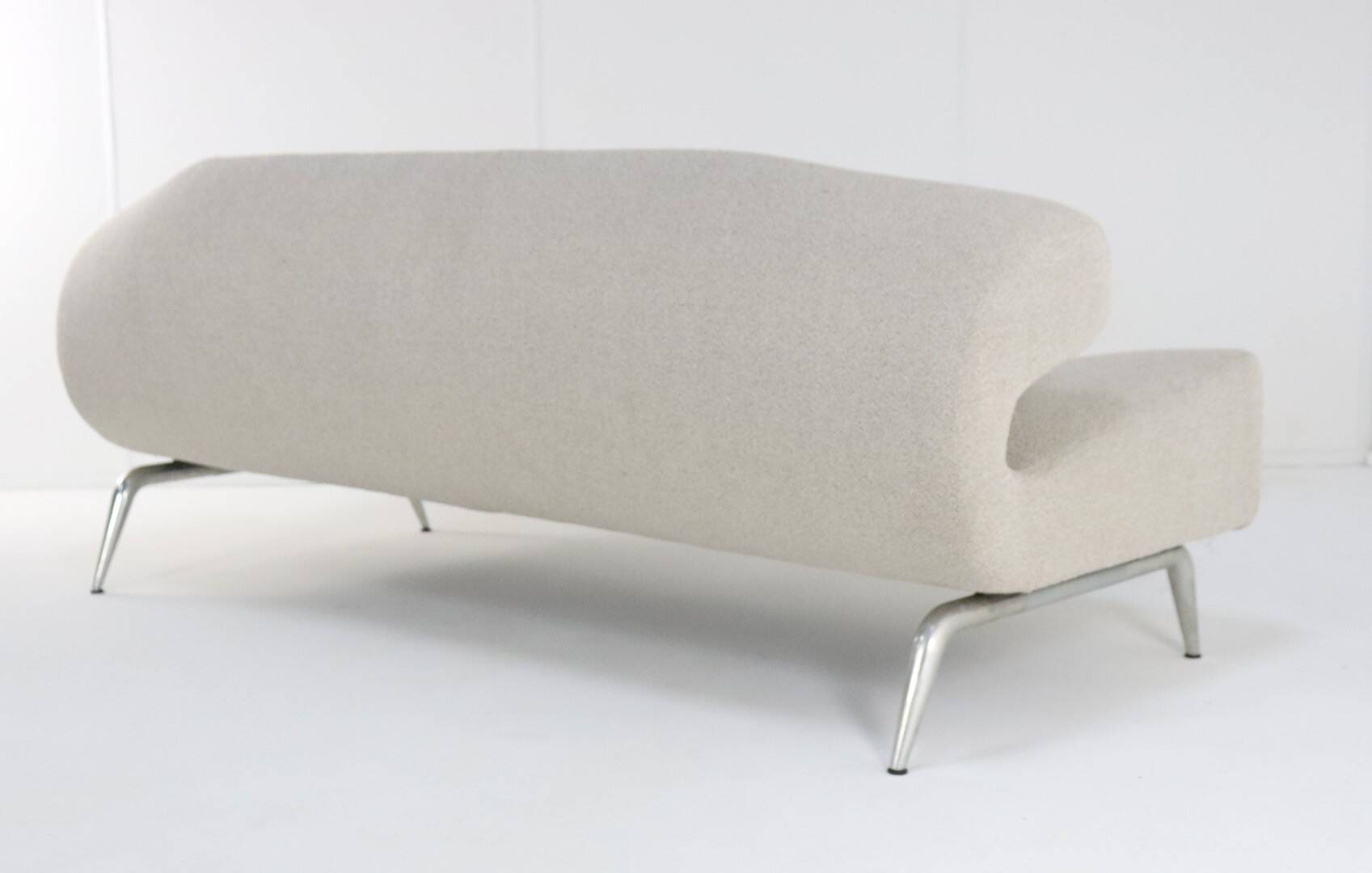 Banque Artifort Bird de Michael van der Kley