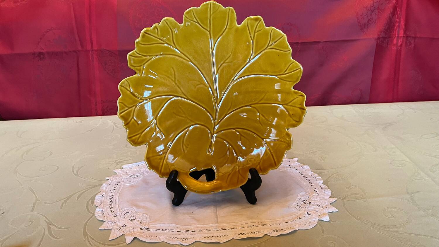 Vintage ceramic leaf dish