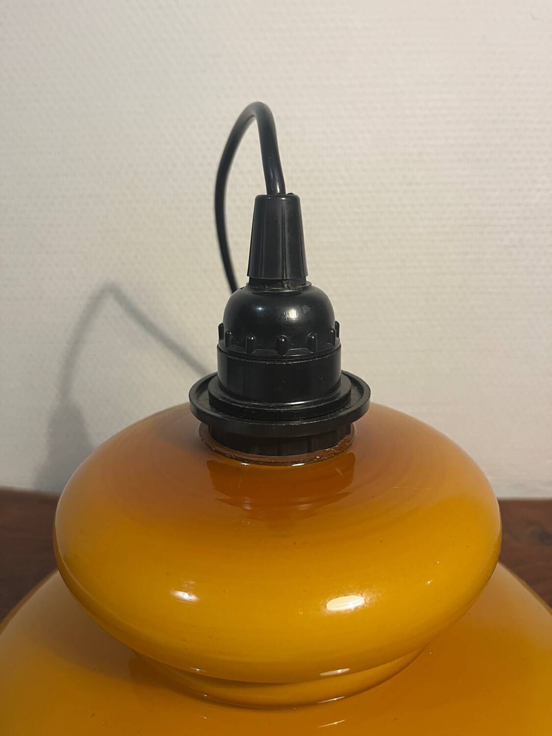 Opaline suspension from the 70s