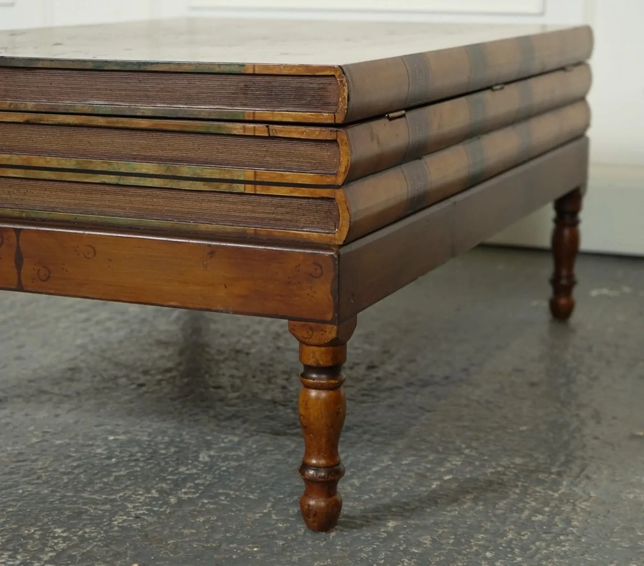 Vintage Coffee Table in Faux Leather with Internal Storage for Books