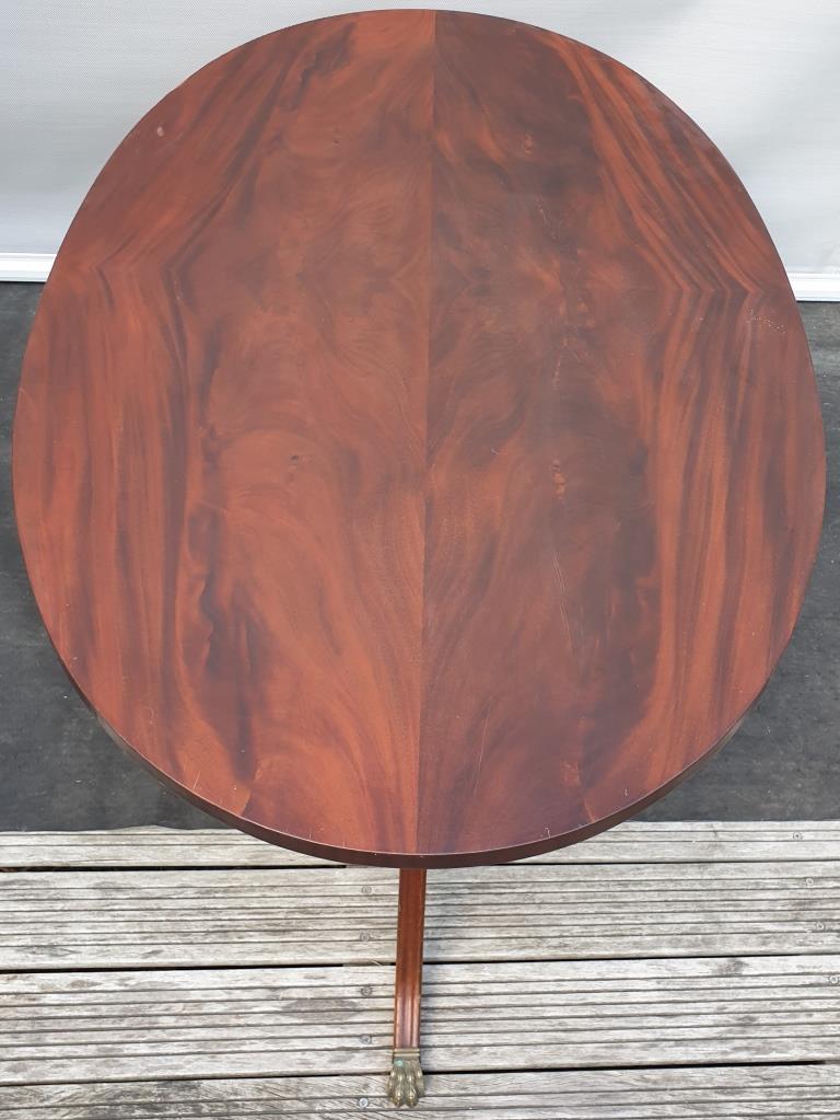 English regency oval table from 6 to 12 guests