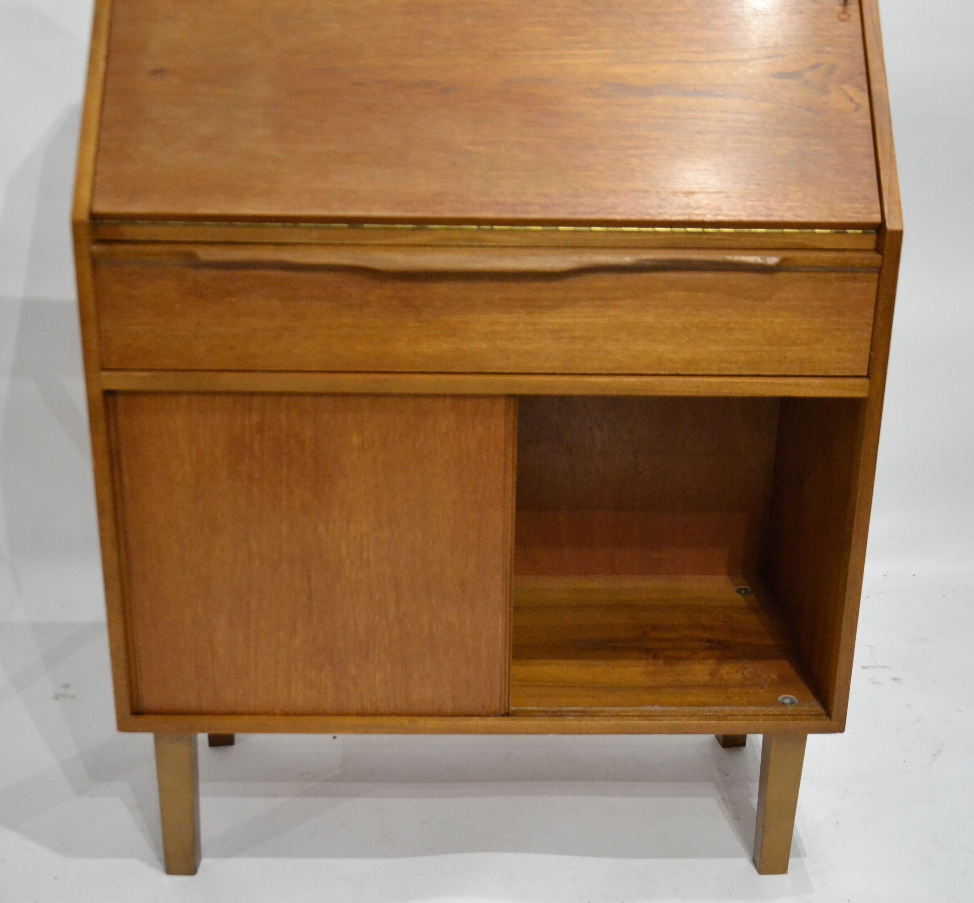 Meuble secrétaire scandinave des années 60