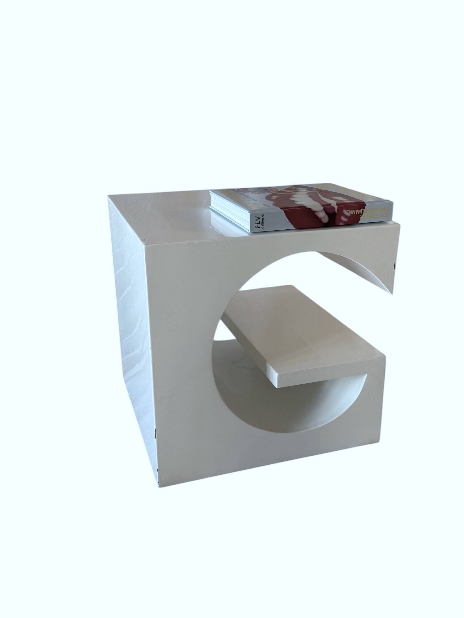 Space age white coffee table, Italy 1970s