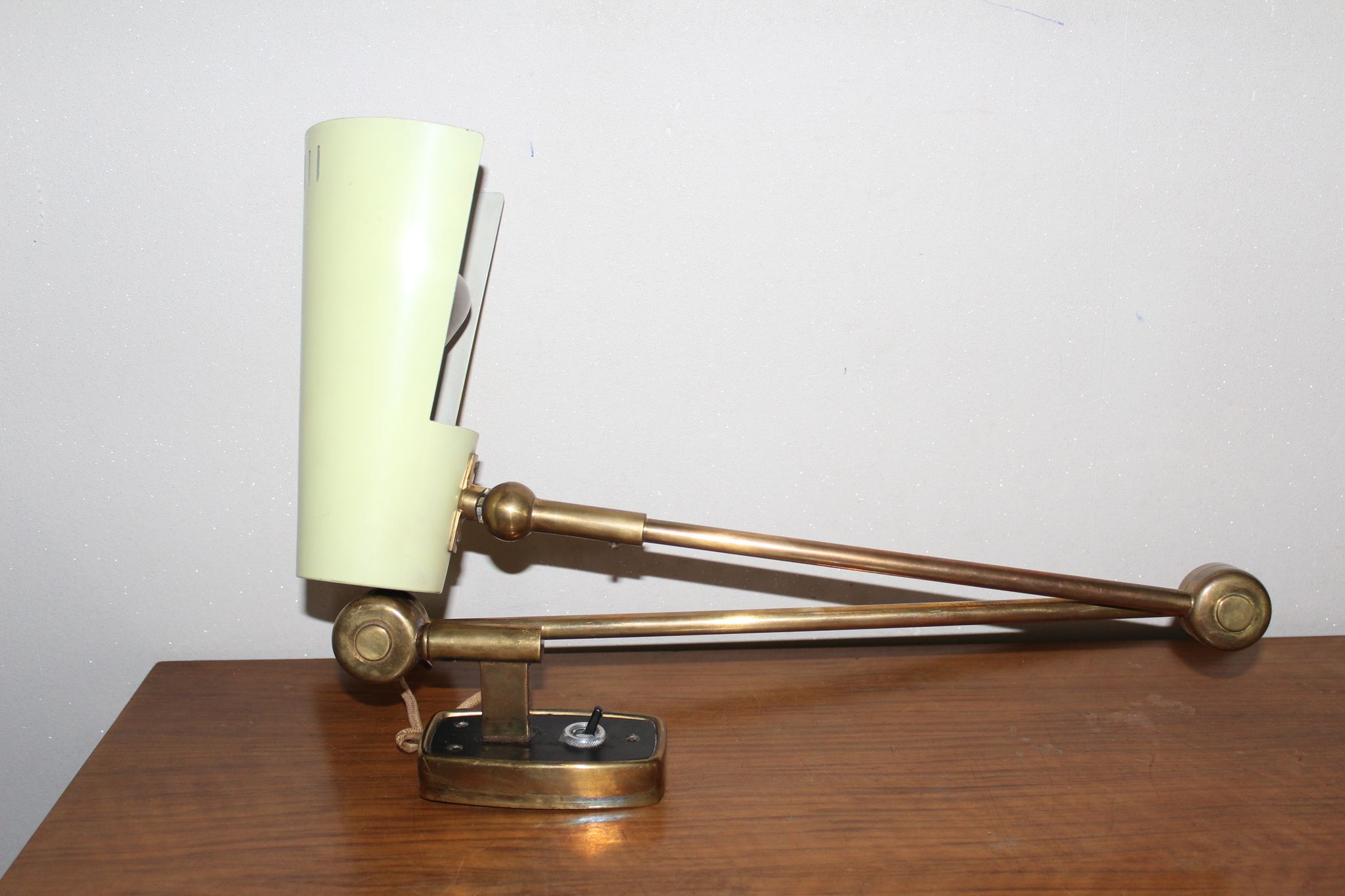 Wall lamp Stilnovo adjustable arm brass