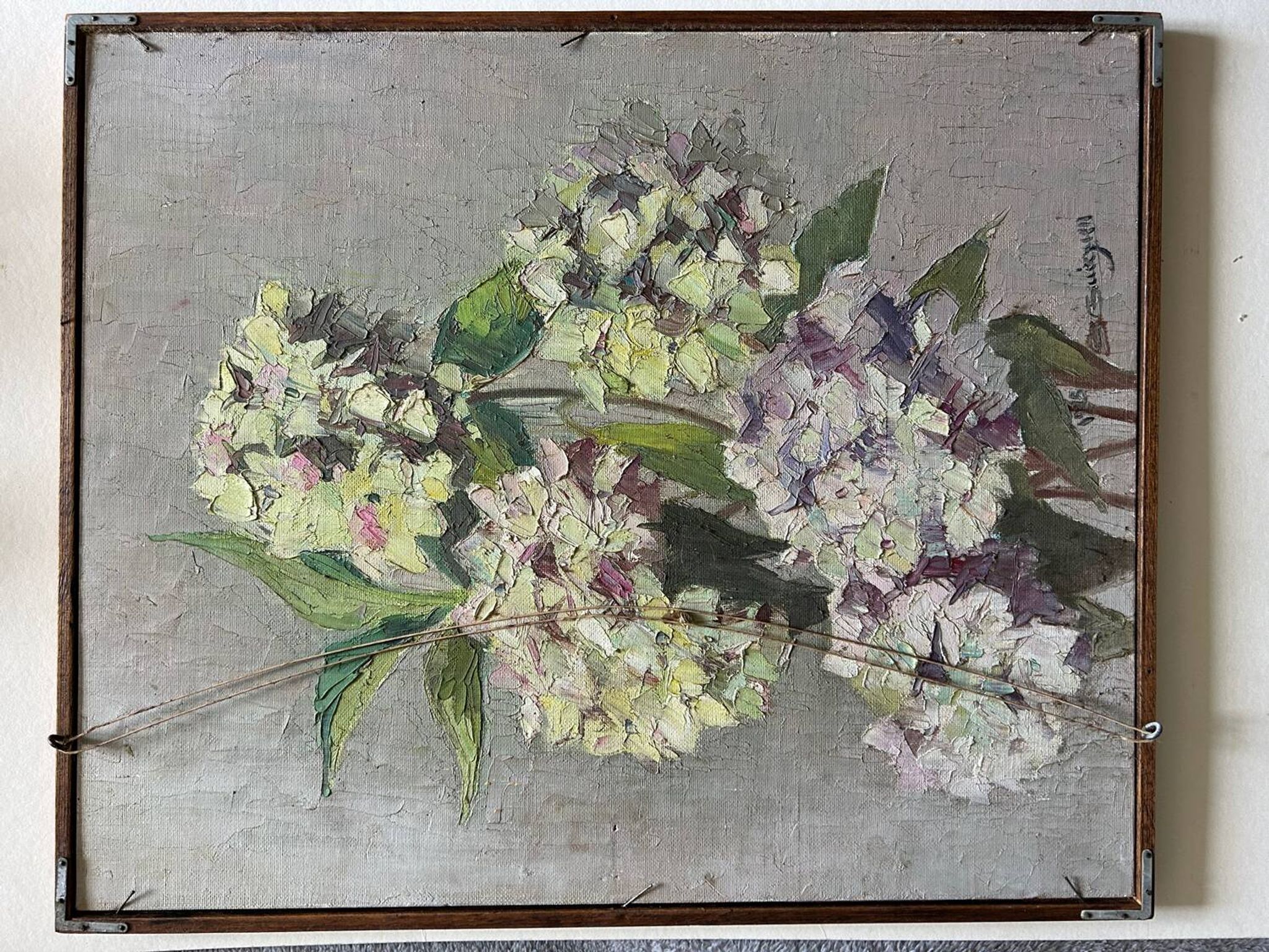 Nature morte aux poires de Suzanne Gueguen. Huile sur Panneau . Signature.