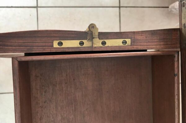 Console se transformant en table de jeu de style Louis XV 19ème siècle