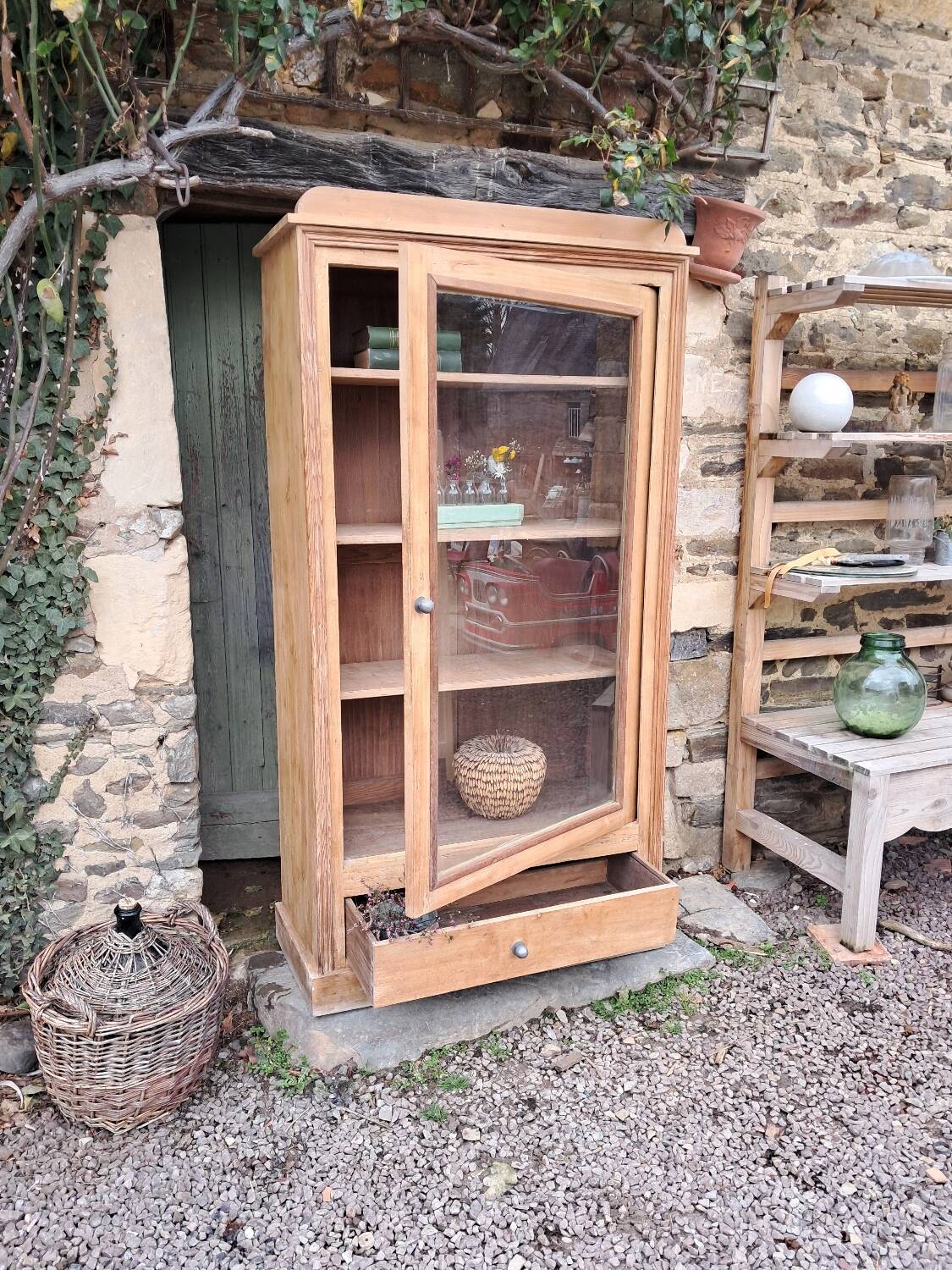 Glass cabinet