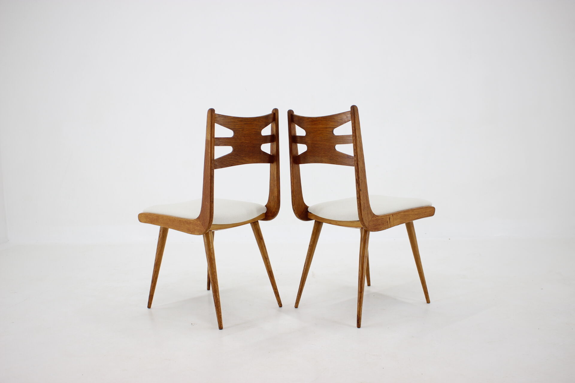 Ensemble des années 1960 de six chaises de salle à manger en chêne rare, Tchécoslovaquie