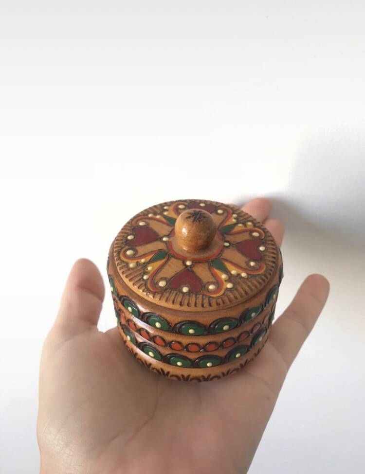 Vintage small round box with lid in light wood carved in relief decorated painted
