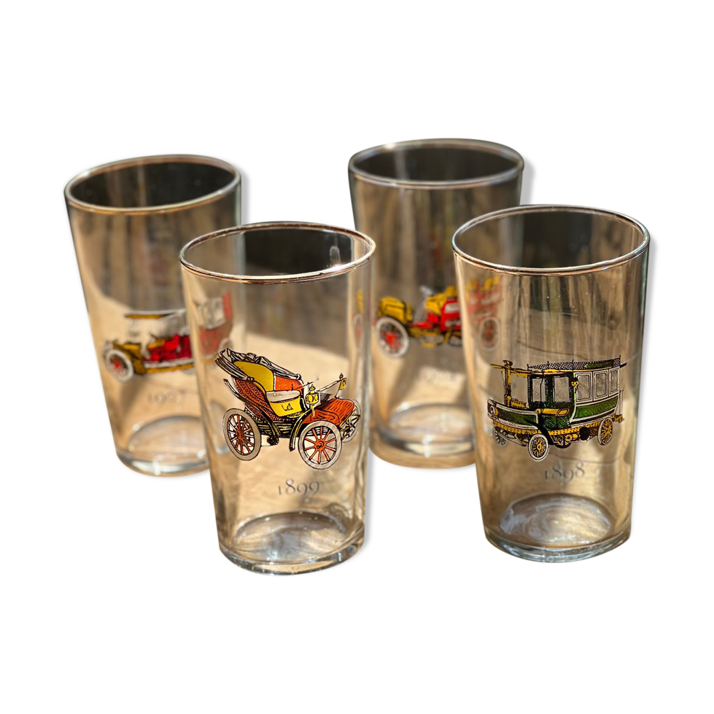 Printed water glasses of vintage cars