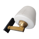 Applique lampe métal et opaline moderniste design 50 60 style Arlus Lunel