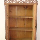 Wall cabinet to hang