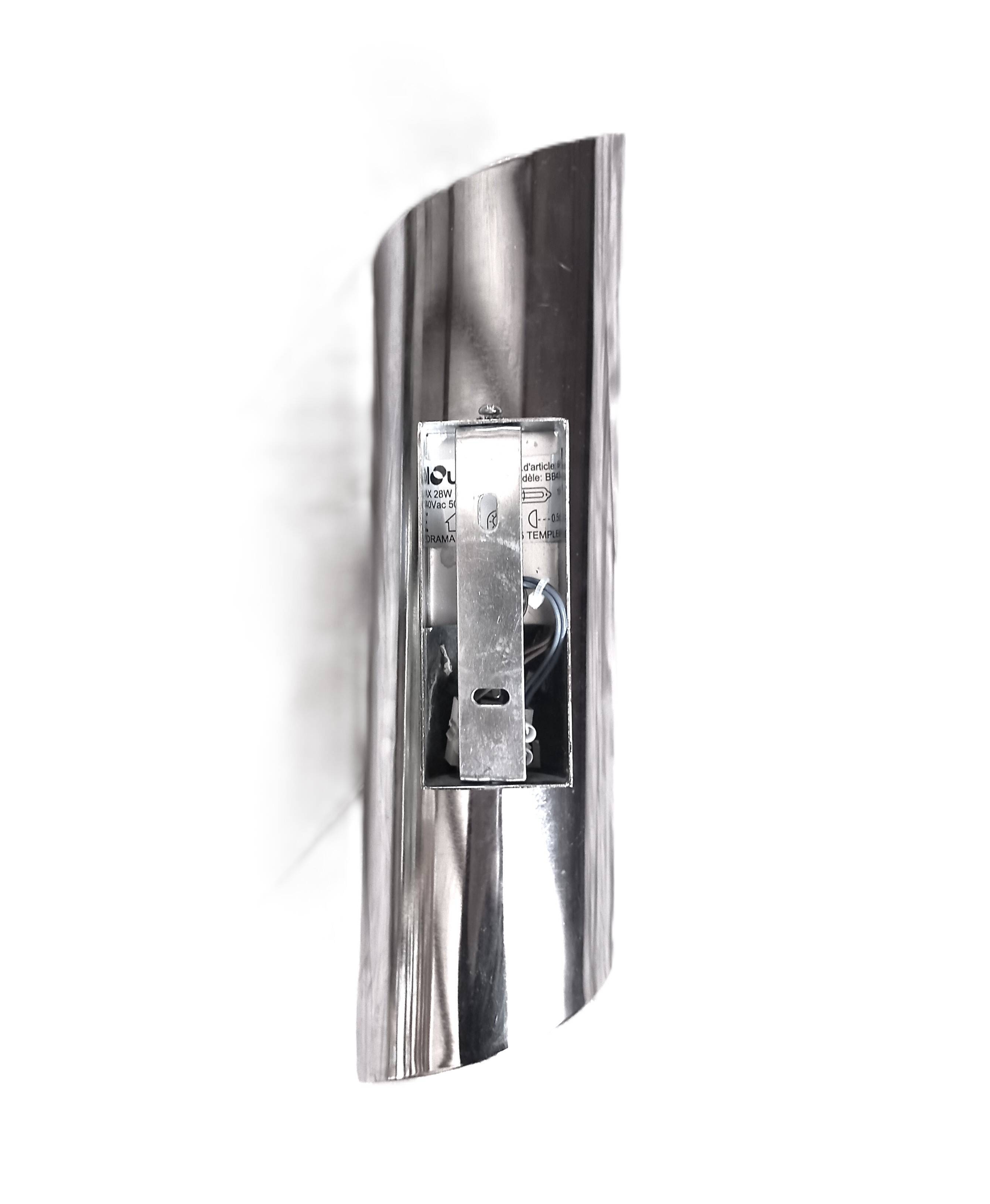 Metal cylinder wall light