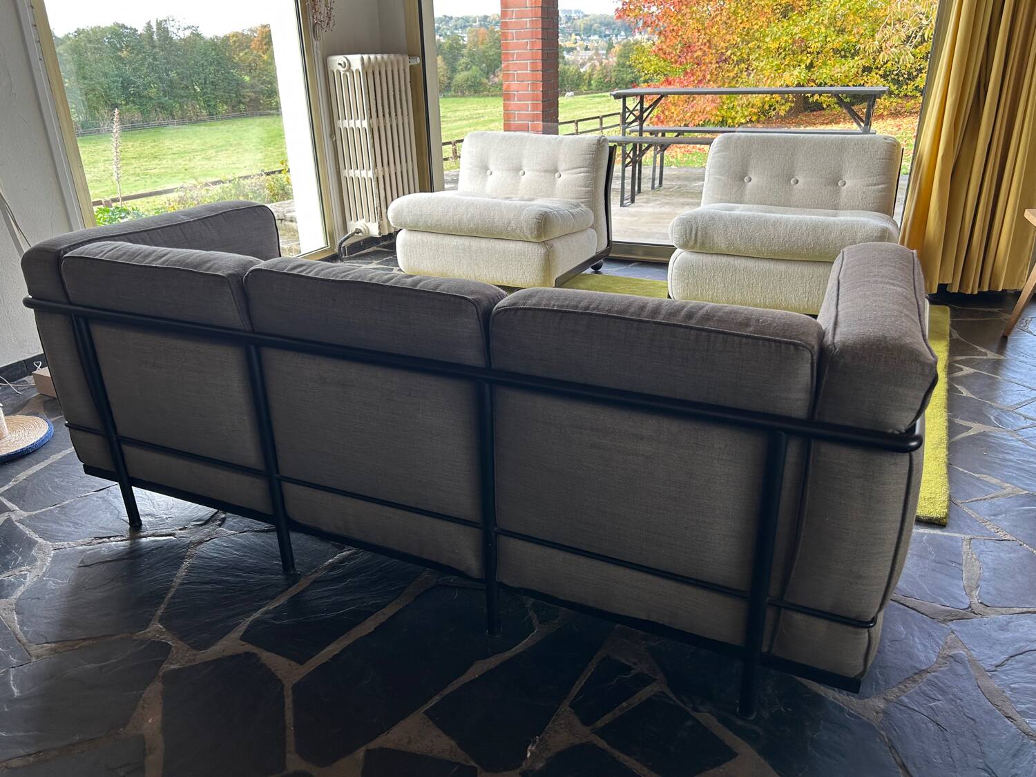 Canapé en tissu LC2 par Le Corbusier