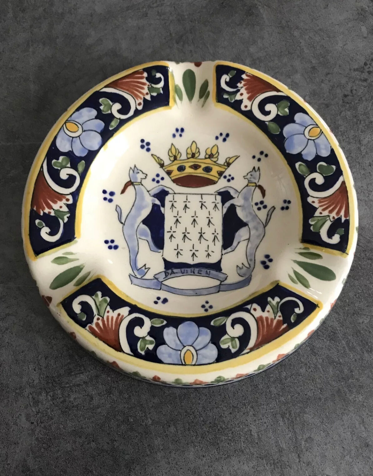 Ceramic ashtray painted coat of arms saint malo 14.5 cm
