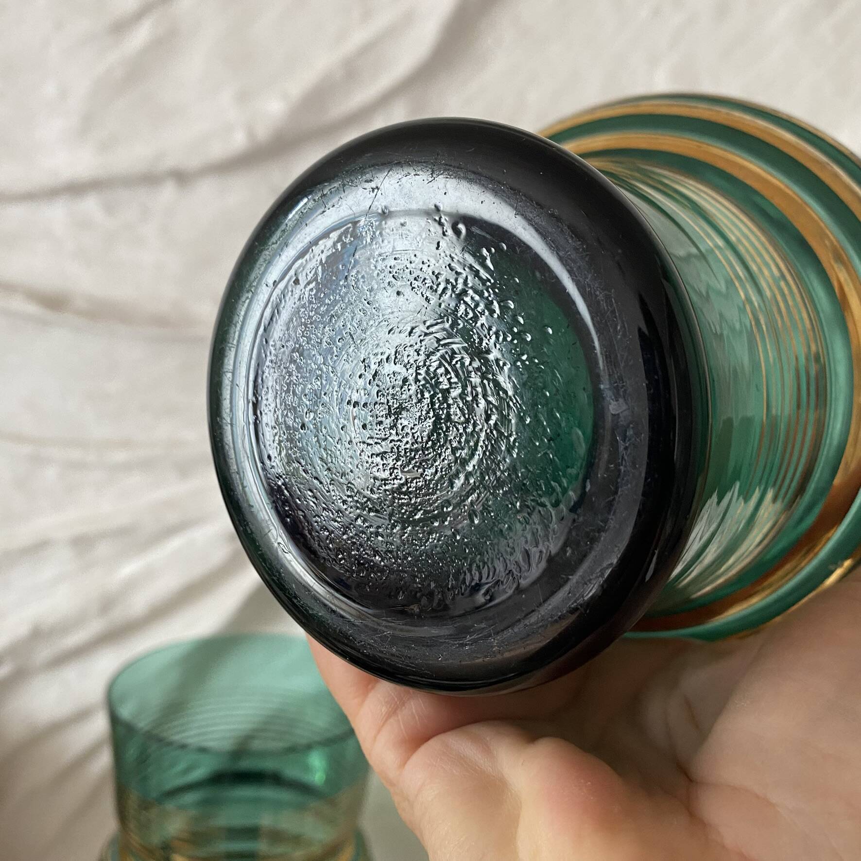 Paire de vases vert émeraude et doré , années 50-60