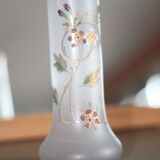 Vase tubulaire hexagonal Art Nouveau verre dépoli émaillé circa 1900-10, catalogue Legras Montjoie