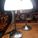 Set of 2 vintage tulip foot lamps