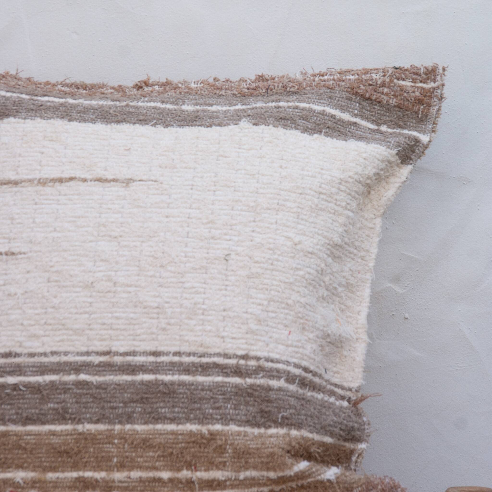 Housse de cousin beige - artisanale tissé main en coton recyclé