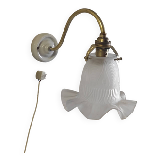 Swan neck wall light in brass, porcelain and glass - mid 20th century