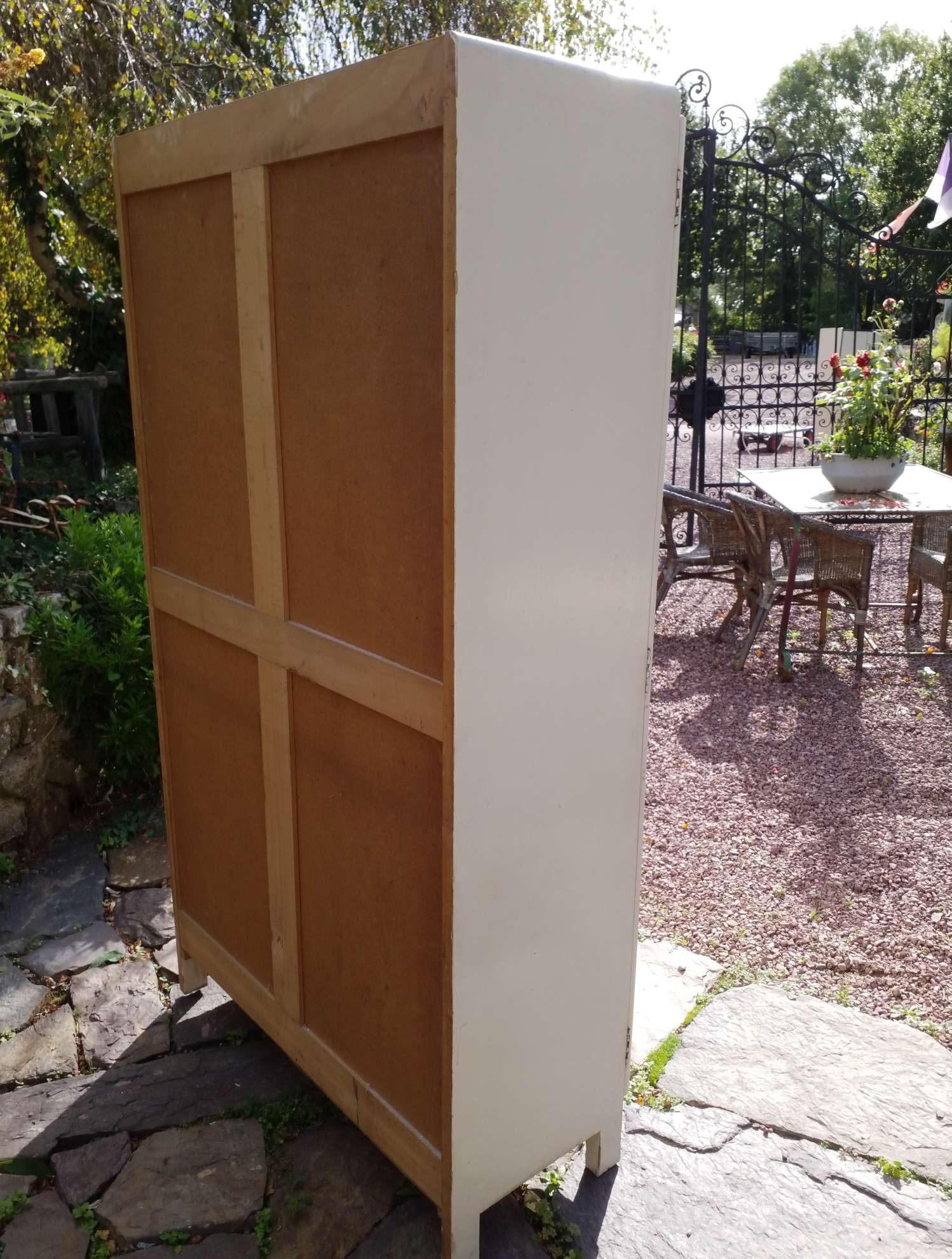 Mado cabinet