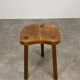 Tabouret tripode brutaliste, ferme