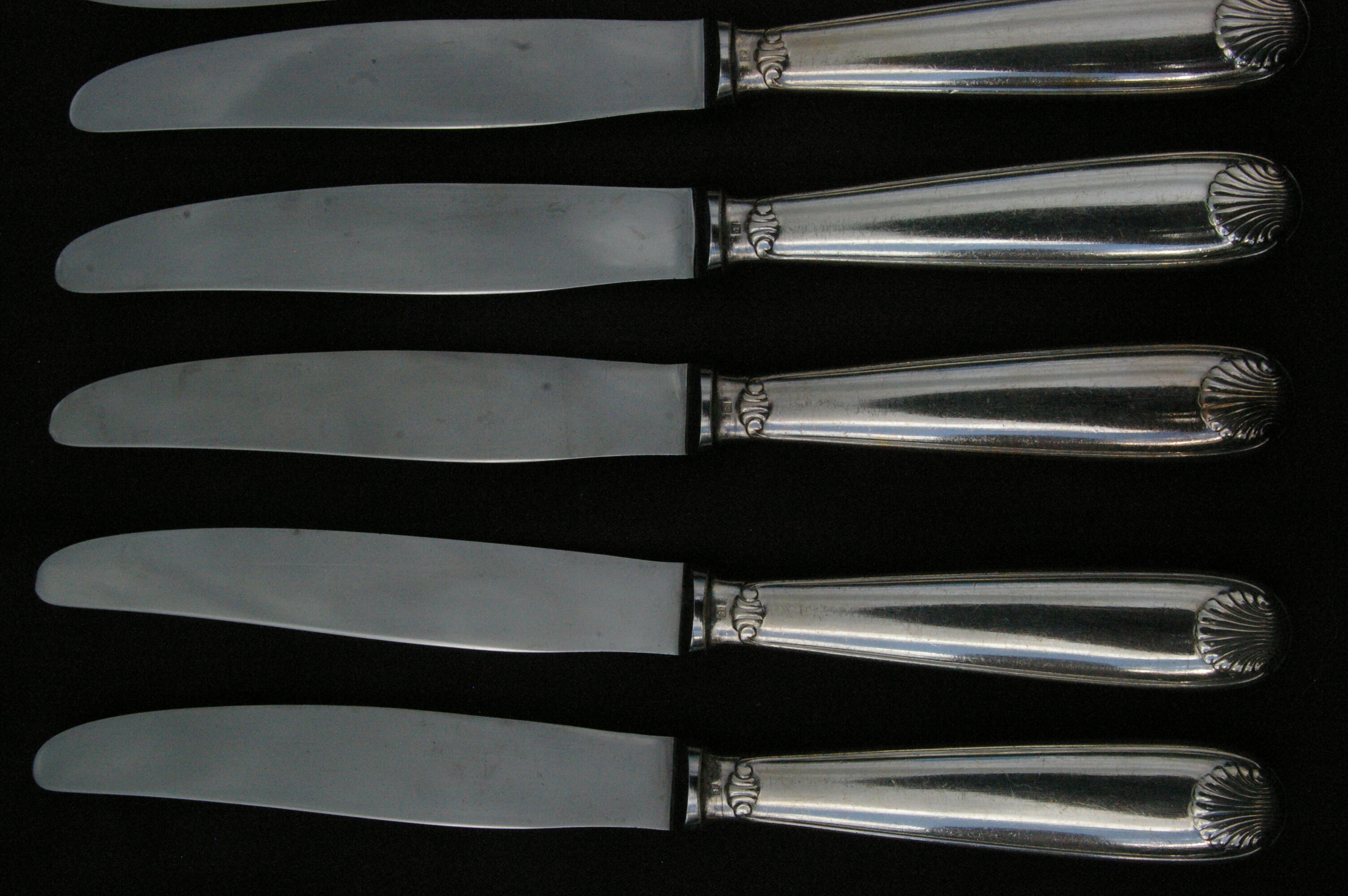 11 Christofle table knives model coquille vendôme