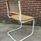 Chaise Cesca modèle b32 en blanc et bois par Marcel Breuer