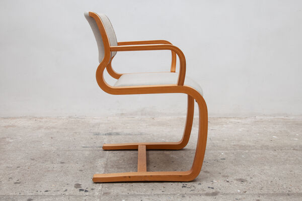Fauteuil en porte-à-faux conçu par Magnus Olesen, Danemark, 1975