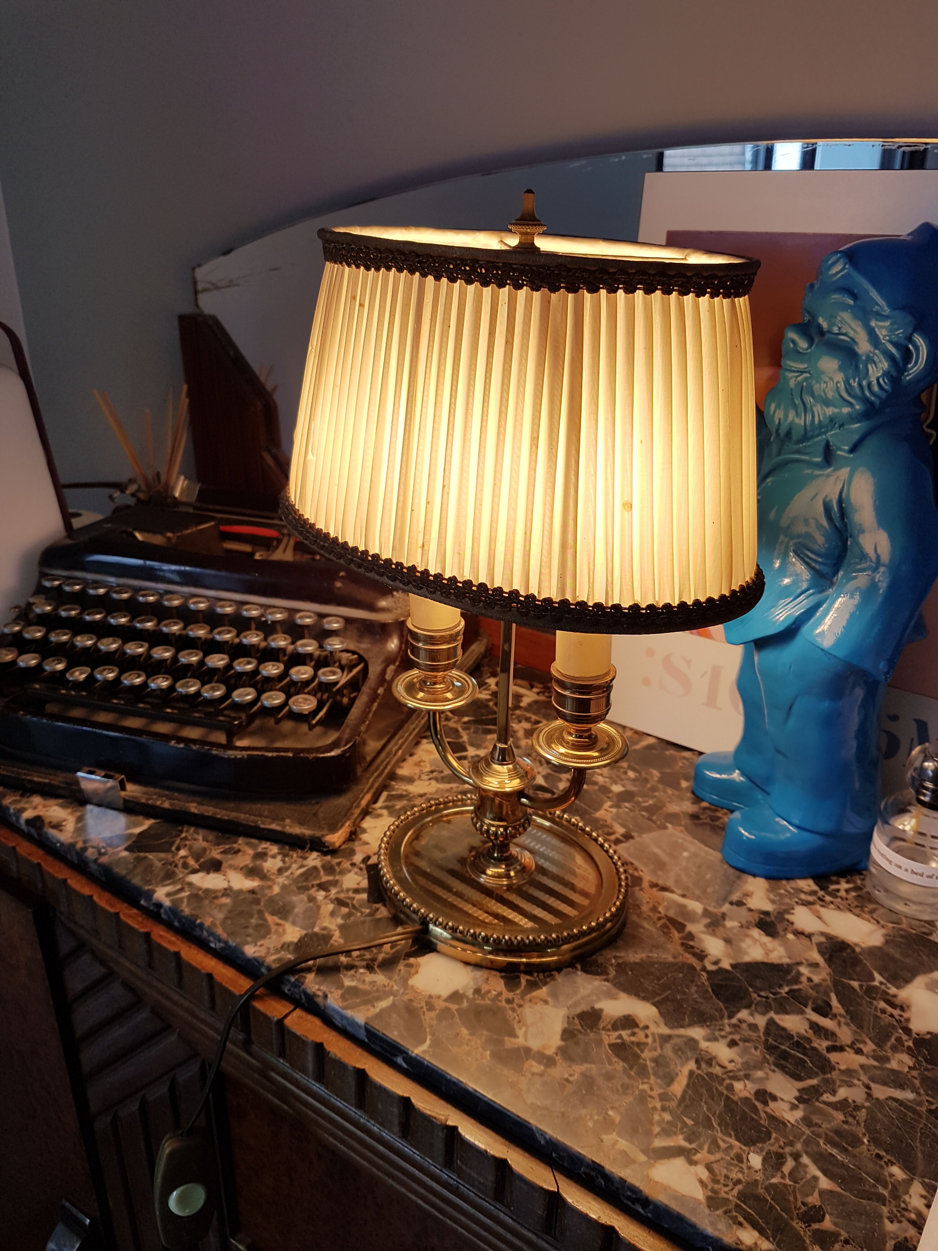 Hot water bottle lamp