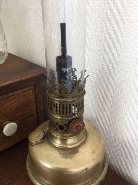 Lampe a pétrole en cuivre et laiton type Matador 15