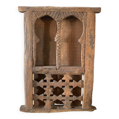 Fenêtre de Kasbah ancienne en bois massif sculpté – Artisanat Berbère