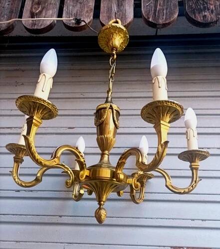 Superb 6-light chandelier in gilded bronze in Louis XVI style, in working condition.