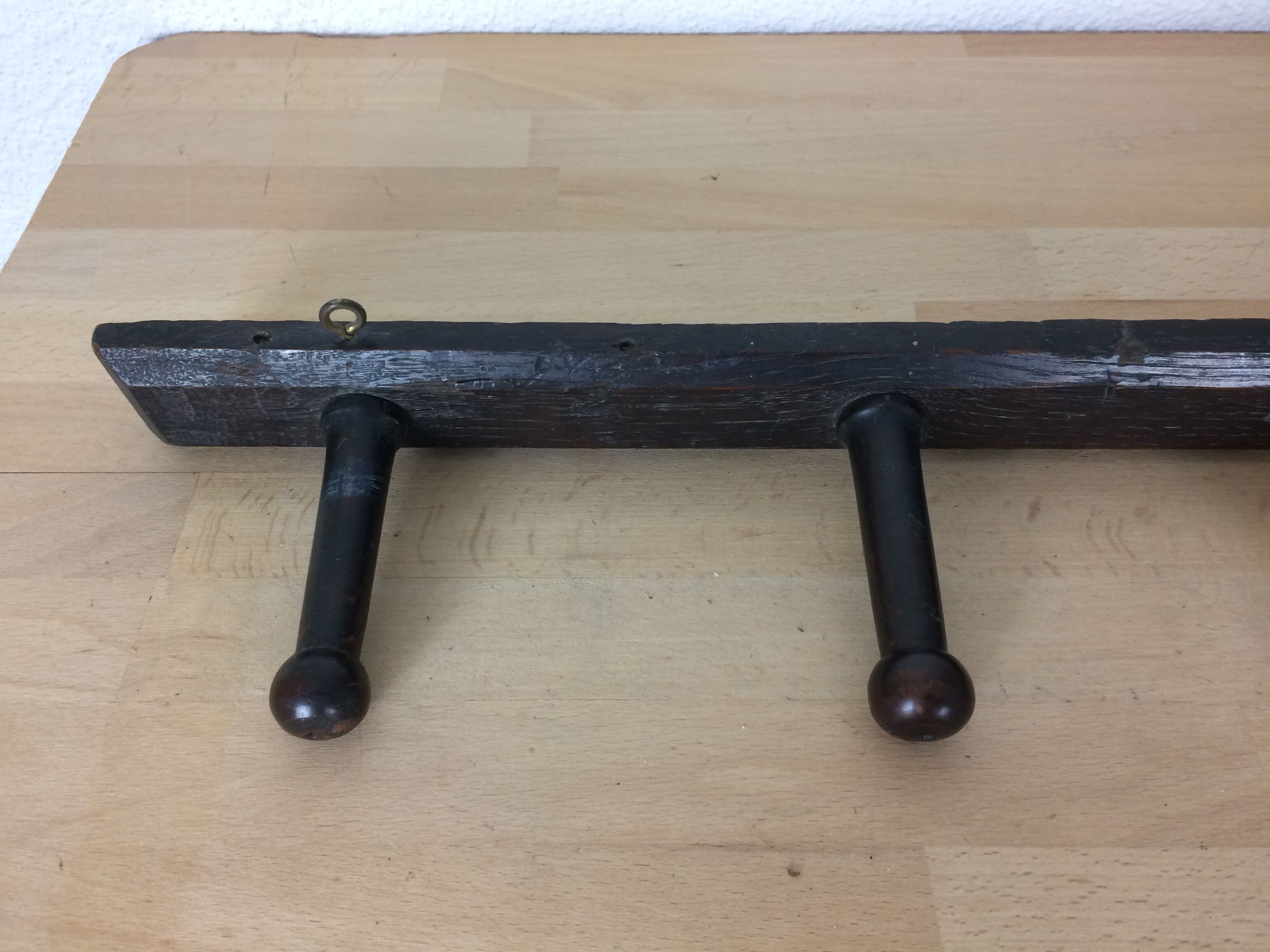 5-ball wooden wall coat holder